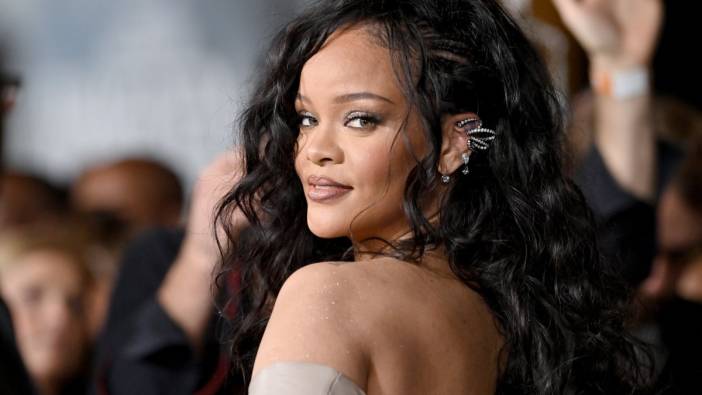Rihanna'nın üçüncü bebeğini beklediği iddiası gündem oldu. Yeni doğum yapmıştı