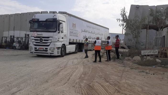 Mısır’dan Gazze’ye giren yardım tırı sayısı bin 135’e ulaştı