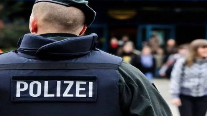 Alman polisi bıçaklı saldırgana kurşun yağdırdı: 2 yaralı
