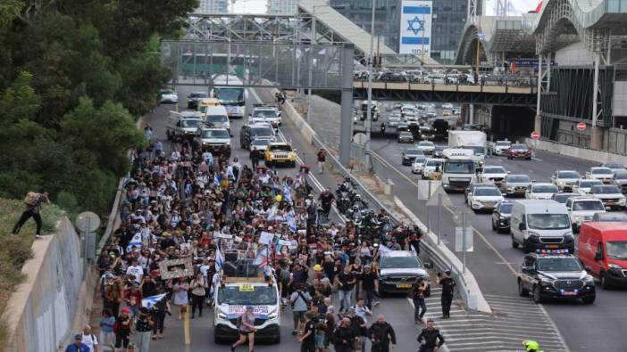İsrailli esirlerin aileleri Tel Aviv’den Kudüs’e 5 günlük yürüyüş başlattı
