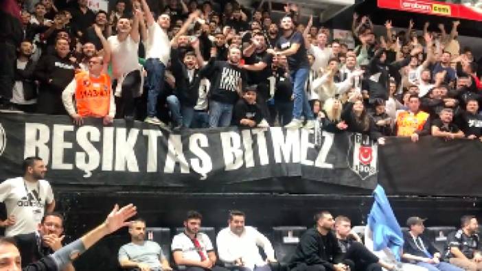 Beşiktaş'ın basketbol takımının maçına giden Hakan Altun'a taraftarlardan sürpriz: "Hani bekleyecektin bir ömür boyu..."