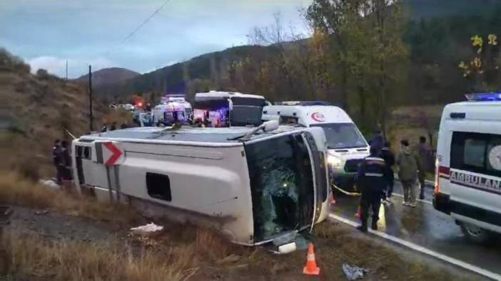 Amasya yolcu otobüsü devrildi: 27 yaralı