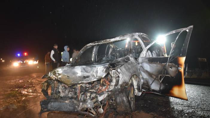 Şanlıurfa’da iki araç kazadan alev aldı, 1 yaralı