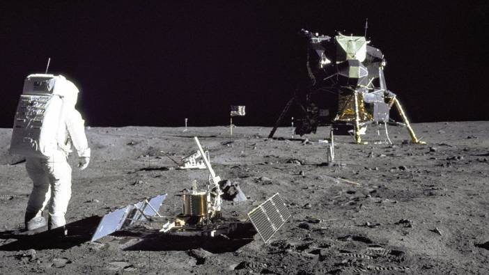 Astronotlar neden gizlice Ay kayalarını Dünya’ya getirdi?