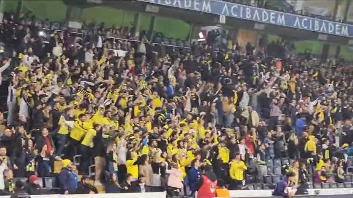 Fenerbahçe taraftarından atkı şov: Beşiktaş karşısında öne geçtikten sonra büyük sevinç