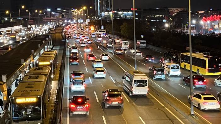 İstanbul'da trafik yoğunluğu havadan görüntülendi