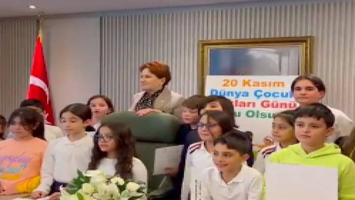 İYİ Parti Genel Başkanı Meral Akşener makamında ağırladığı çocuklarla Andımızı okudu