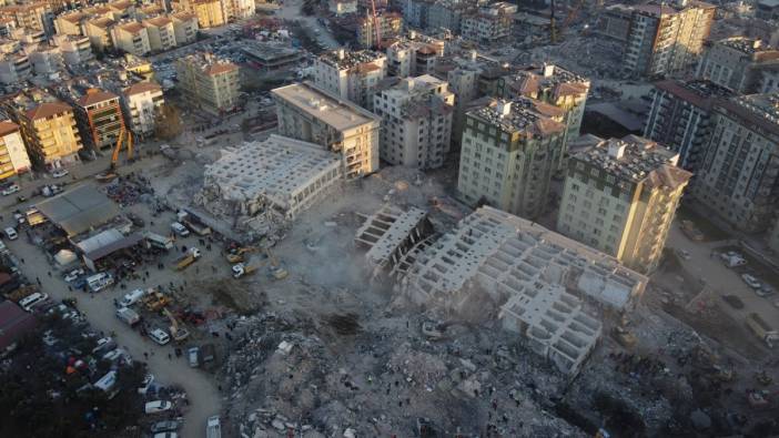 Hatay'da depremde yıkılan Rönesans Sitesi'nin sorumlularından 4 kişi daha tutuklandı