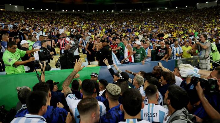 Brezilya Arjantin maçında skandal görüntüler. Messi takımı sahadan çekti