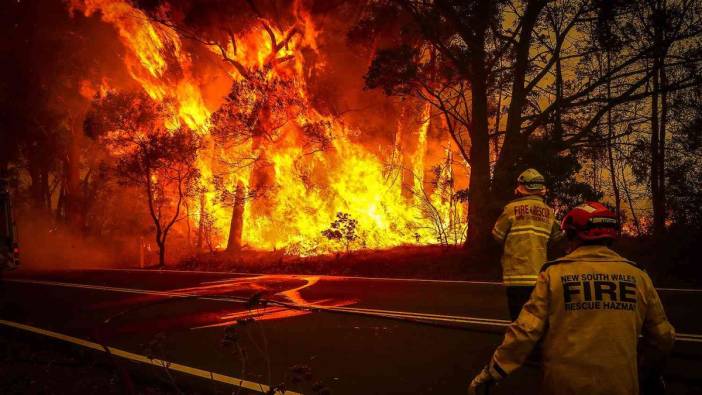 Avustralya'da orman yangınları nedeniyle çok sayıda kişi tahliye edildi