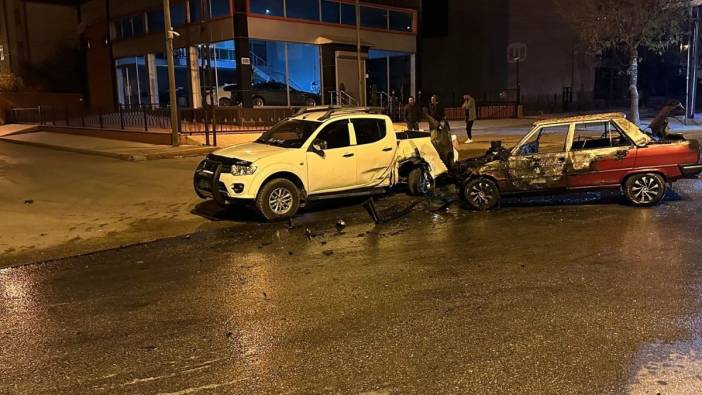 Merzifon’da pikap ile otomobilin çarpışması sonucu 4 kişi yaralandı