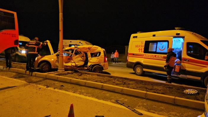 Erzincan'da feci kaza: 2 ölü, 4 yaralı