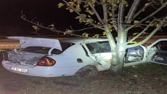 Otomobil ağaca çarptı. Sürücü öldü, eşi yaralandı