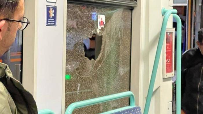 Zeytinburnu’nda tramvaya taşlı saldırı
