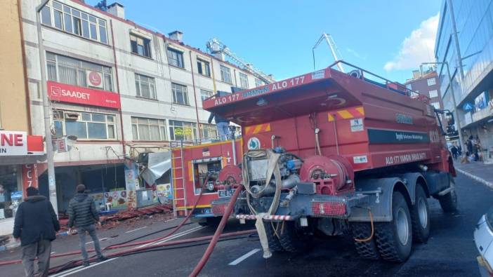 Konya'da korkutan yangın: Bacadan çıktı çatıyı kullanılamaz hale getirdi