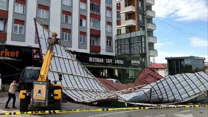 Samsun'da binanın çatısı kara yoluna uçtu. Yol trafiğe kapandı