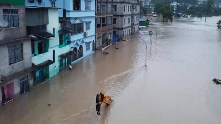 Hindistan'ı şiddetli yağmurlar vurdu: 24 kişi öldü