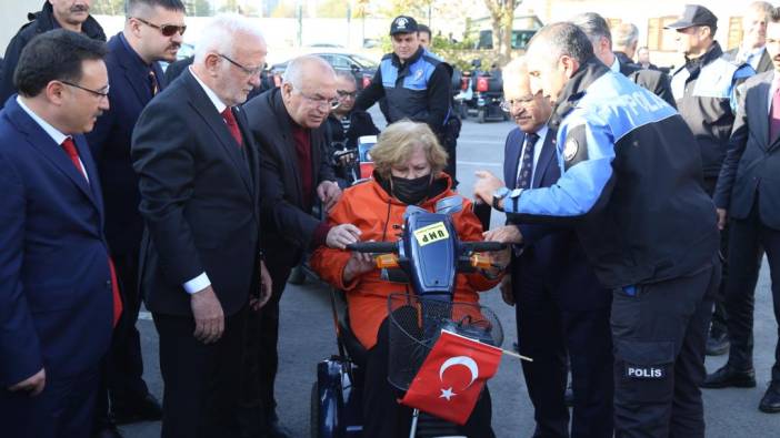 Kayseri’de 150 engelliye akülü araç hediye edildi