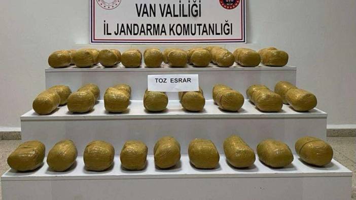 Van'da jandarmanın operasyonunda kilolarca toz esrar ele geçirildi