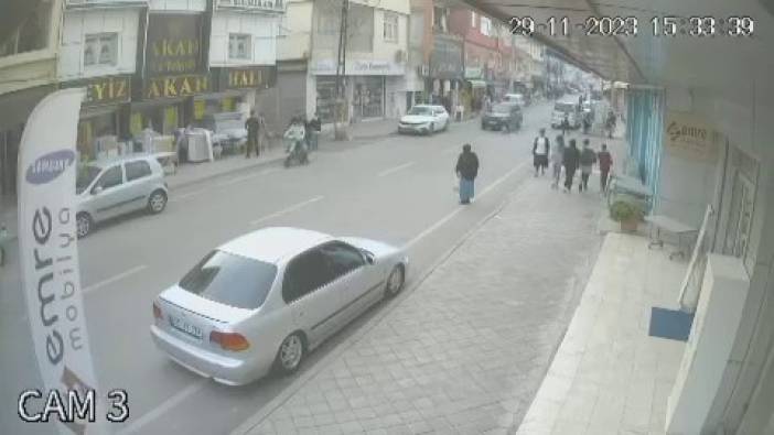 Adana'da yola fırlayan çocuğa otomobil çarptı