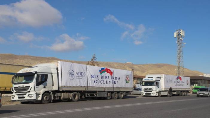 Azerbaycan Türkiye’deki depremzedeler için 18 tonluk yardım malzemesi gönderdi