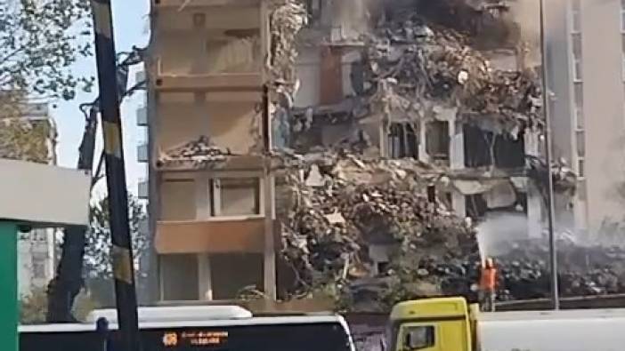 11 katlı bina kontrollü yıkım sırasında aniden çöktü