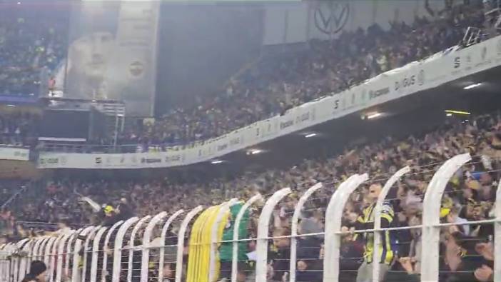 Fenerbahçe farkı açtı tribünler yıkıldı. 'Beni sev' eşliğinde atkı şov