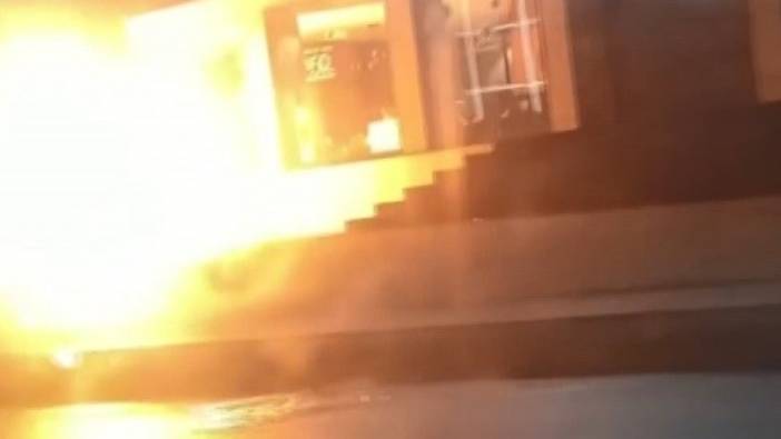 Mobilya mağazası alev alev yandı