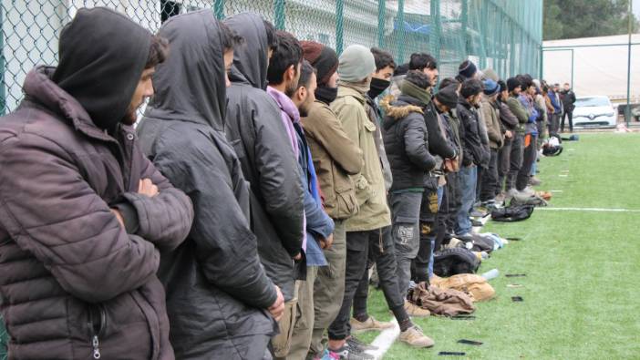 Amasya’da yabancı plakalı bir tırda 62 kaçak göçmen yakalandı