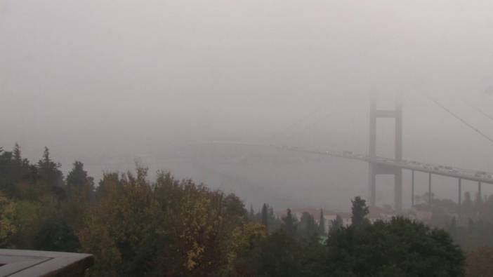 İstanbul'da sis. 15 Temmuz Şehitler Köprüsü gözden kayboldu