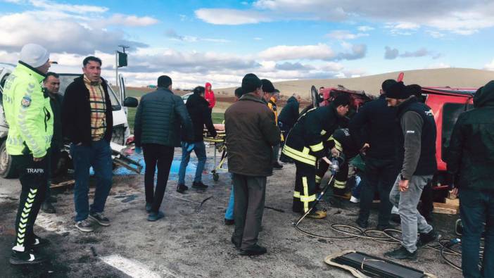 Konya'da iki araç çarpıştı: 1 kişi öldü