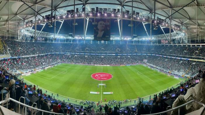 Fenerbahçe golüne Beşiktaş tribünlerinin dikkat çeken tepkisi kameralara yansıdı