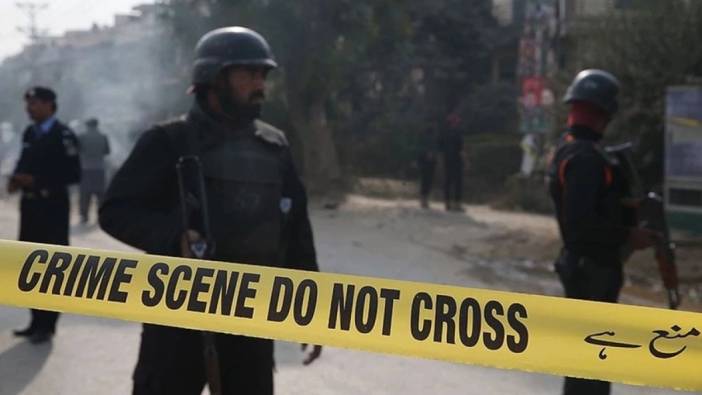 Pakistan'da bombalı saldırı: 1 polis öldü