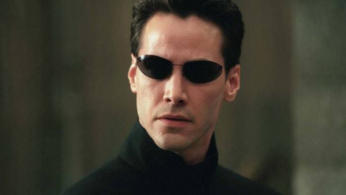 Matrix soyuldu.Ünlü aktöre maskeli hırsız şoku