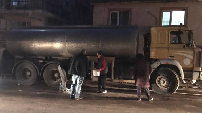 Tankerler önünde kuyruk çilesi. O ilçeye 3 gündür su verilmiyor