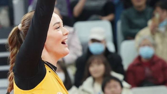 Zehra Güneş şov yaptı. Vakıfbank Çin'de zaferle başladı