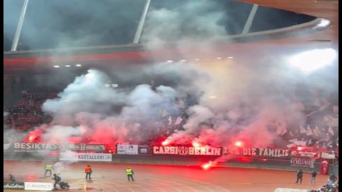 Zürih'te Beşiktaş şov var. Tribünler alev alev yanıyor!