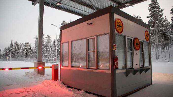 Finlandiya Rusya ile sınır kapılarını yeniden kapatıyor