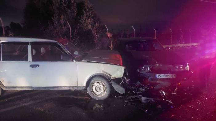 İzmir'de iki aracın çarpıştığı kazada 3 kişi yaralandı