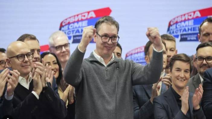 Sırbistan’da iktidar partisi zaferini ilan etti