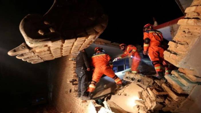 Çin'deki depremde ölü sayısı 118 oldu