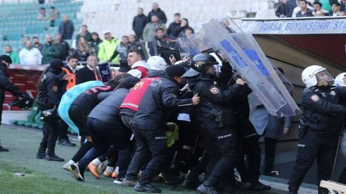 Bursaspor Diyarbekirspor maçında ortalık savaş alanına döndü