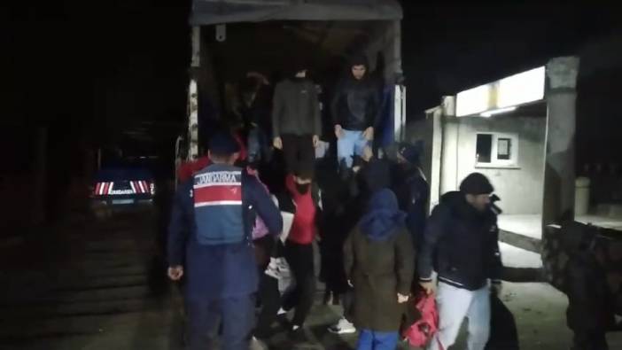 Ayvacık’ta 63 kaçak göçmen yakalandı