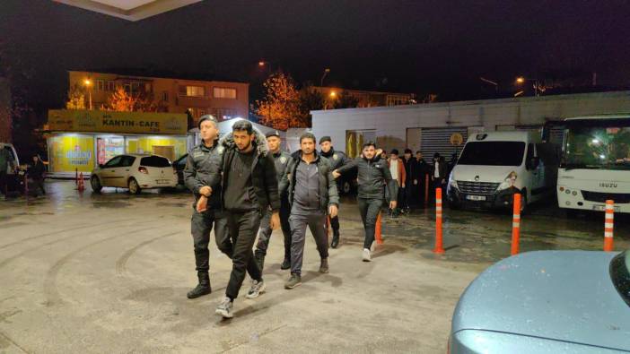 Türkiye'ye kaçak giren 28 Suriyeli Bursa'da yakalandı. Bu bir fıkra değildir