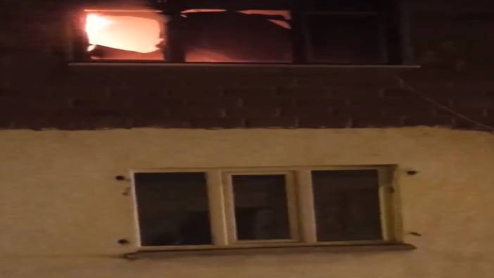 Bursa'da 2 katlı binada yangın. 1 ölü