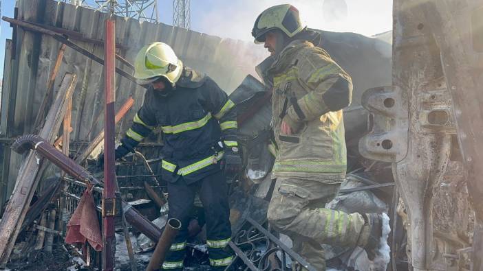 Bursa'da otomotiv yedek parça dükkanı alev alev yandı