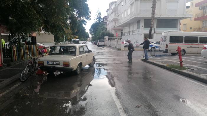 Antalya'da 'Dur' levhasına uymayan sürücüler caddeyi 'çarpışan araba' pistine çevirdi