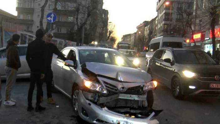 Ters yönden gelen otomobil yolcu minibüsüne çarptı: 3 yaralı