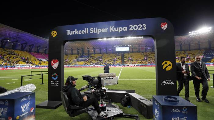 Meral Akşener'den Fenerbahçe ve Galatasaray'ın şampiyon ilan edilsin çağrısı. Her Türk'e yakışanı yaptınız, hepimizi gururlandırdınız!