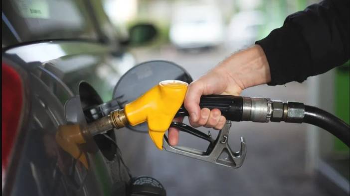 Benzin, motorin ve LPG'ye yeni yılın ilk zammı geliyor. Depoları doldurun